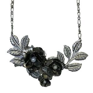 Vintage Silver Tone Black Flower Pearl Inset Pendant Chain Statement Necklace